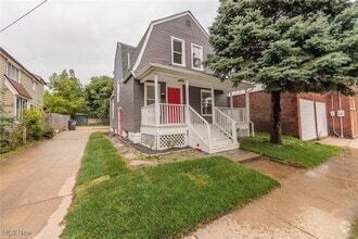 Building Photo - 1558 Winchester Ave