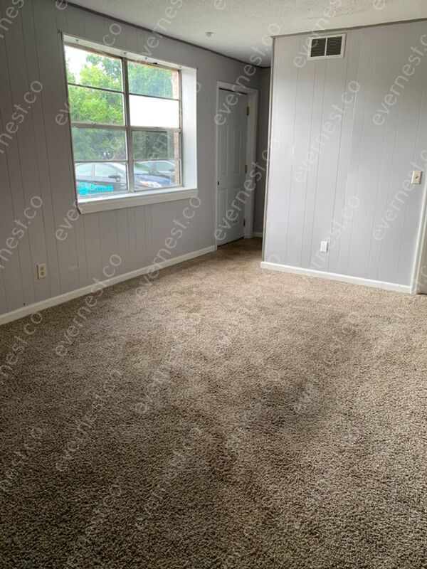 Foto del edificio - 7611 Holiday Hills Dr