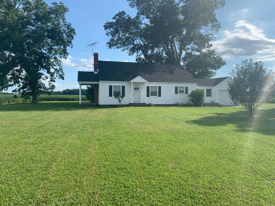 Primary Photo - Country Living in Camden County