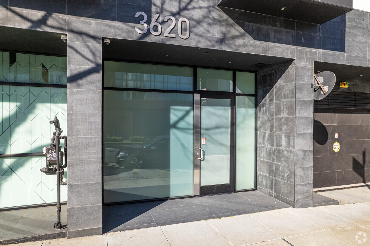 Entrance - The 36