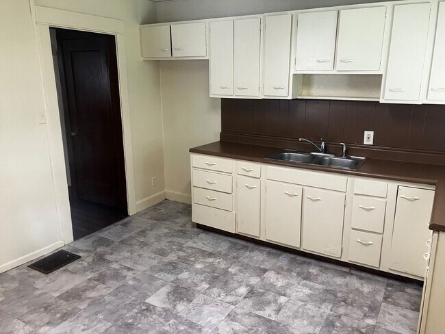Foto del edificio - 304-306 W Fairview Ave
