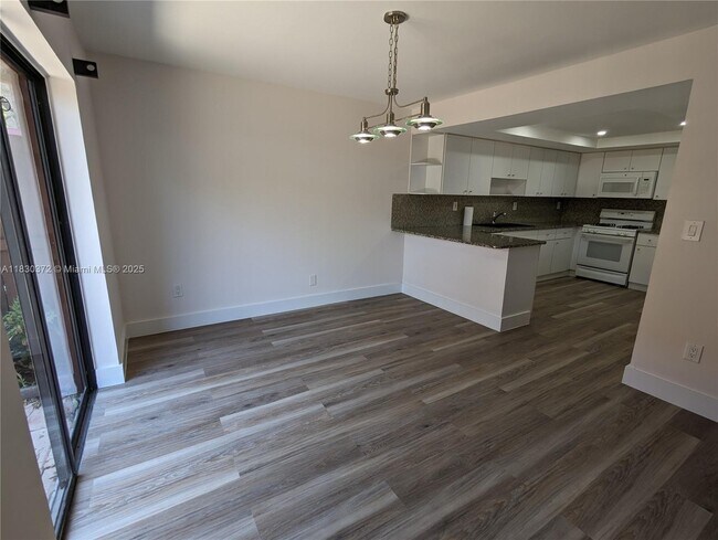Foto del edificio - 6445 SW 116th Pl