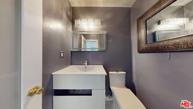 Foto del edificio - 14335 Huston St