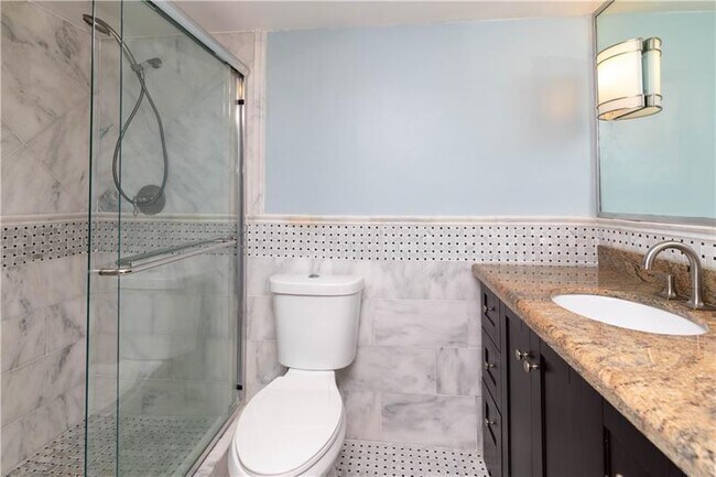 Foto del edificio - 1811 Sabal Palm Dr