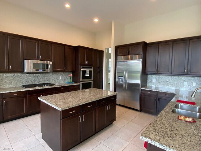 Building Photo - 5 br, 6.5 bath House - 8248 Lost Creek Ln
