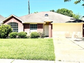 Building Photo - 17002 Summer Hollow Dr