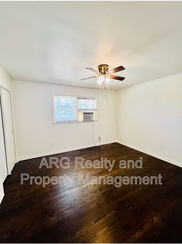 Building Photo - 3026-3028 Stone Mountain St