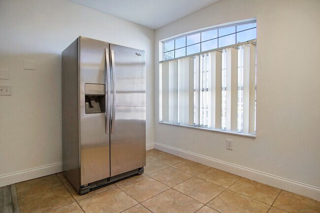 Building Photo - 526 Caribbean Dr