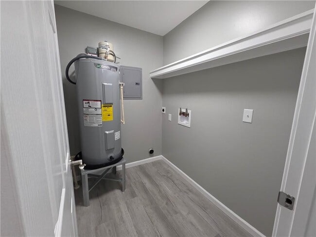 Building Photo - 3066 Baycrescent Dr