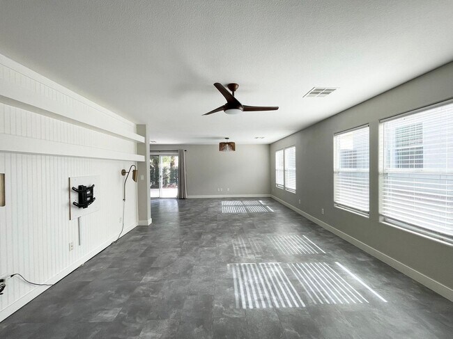 Foto del edificio - 1118 Majestic Canyon St