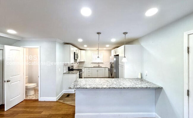 Foto del edificio - 217 N Sweetbriar Ave