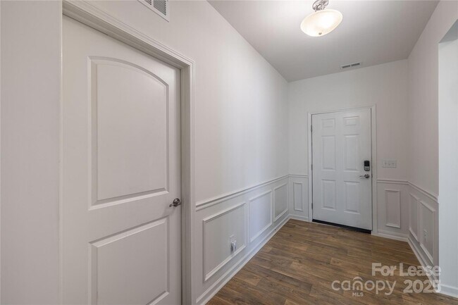 Building Photo - 224 Old Harbor Dr