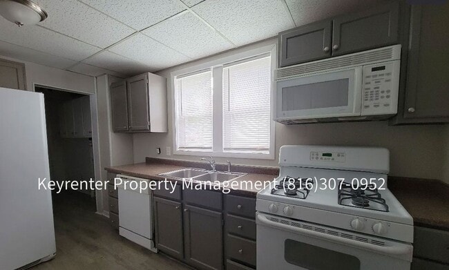 Building Photo - 4 Bedroom 3 Bath for rent