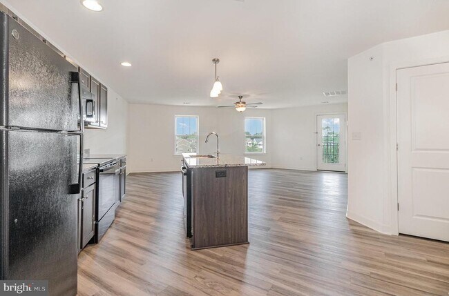 Building Photo - 1708 Fairmont Dr