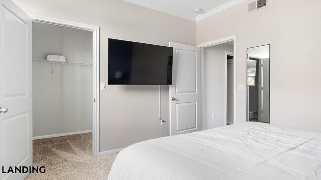 Foto del edificio - 14807 Woodland Hills Dr