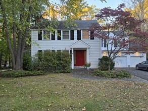 Building Photo - 14 Viola Rd