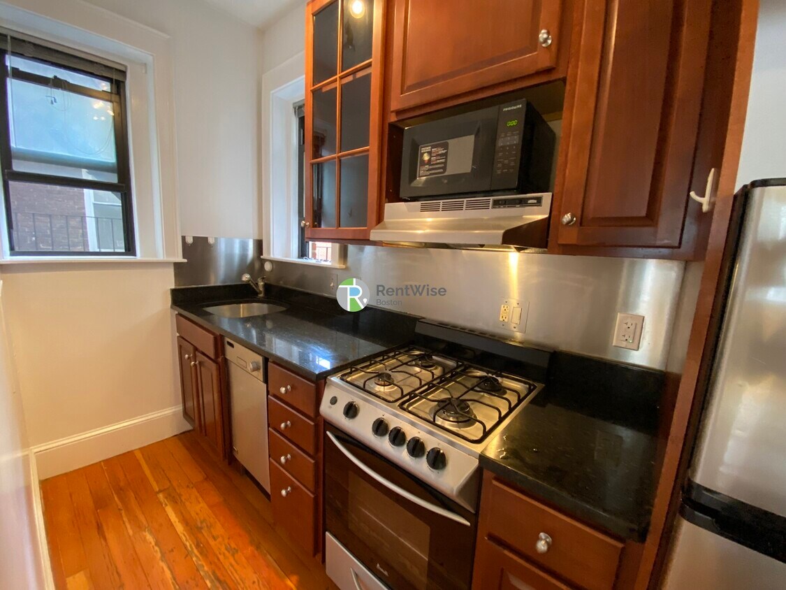 Foto principal - 75 Burbank St