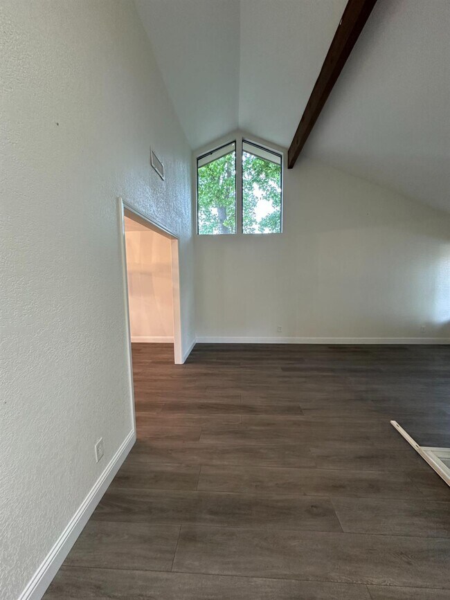 Foto del edificio - 6201 N West Ave