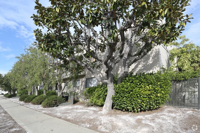 Foto del edificio - Clover Manor