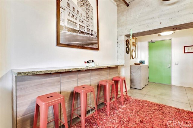 Foto del edificio - 100 W 5th St