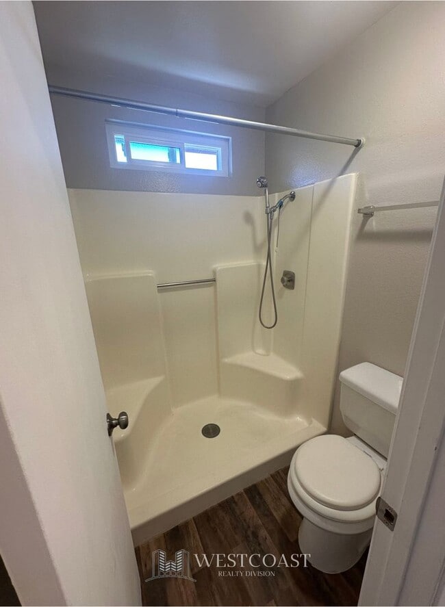 Building Photo - Charming 2 Bed / 2 Bath Home in Hemet – Pet Friendly & HOA Maintained Community!