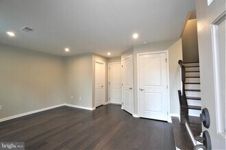 Building Photo - 125 Dragon Dr