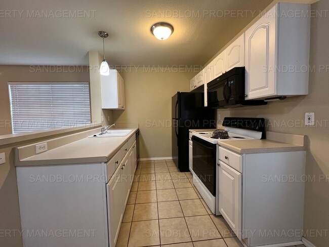 Foto del edificio - FOR LEASE | Sand Springs | $875 Rent | 2 B...