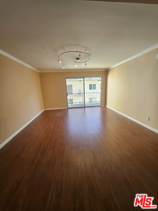 Building Photo - 5460 White Oak Ave