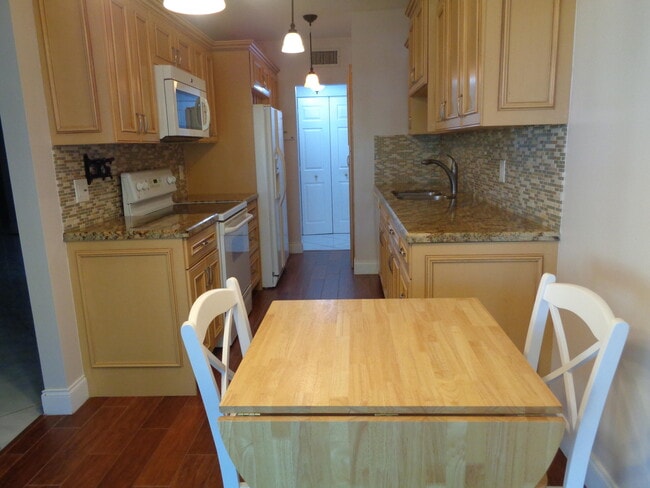 Building Photo - 6328 Longboat Ln W