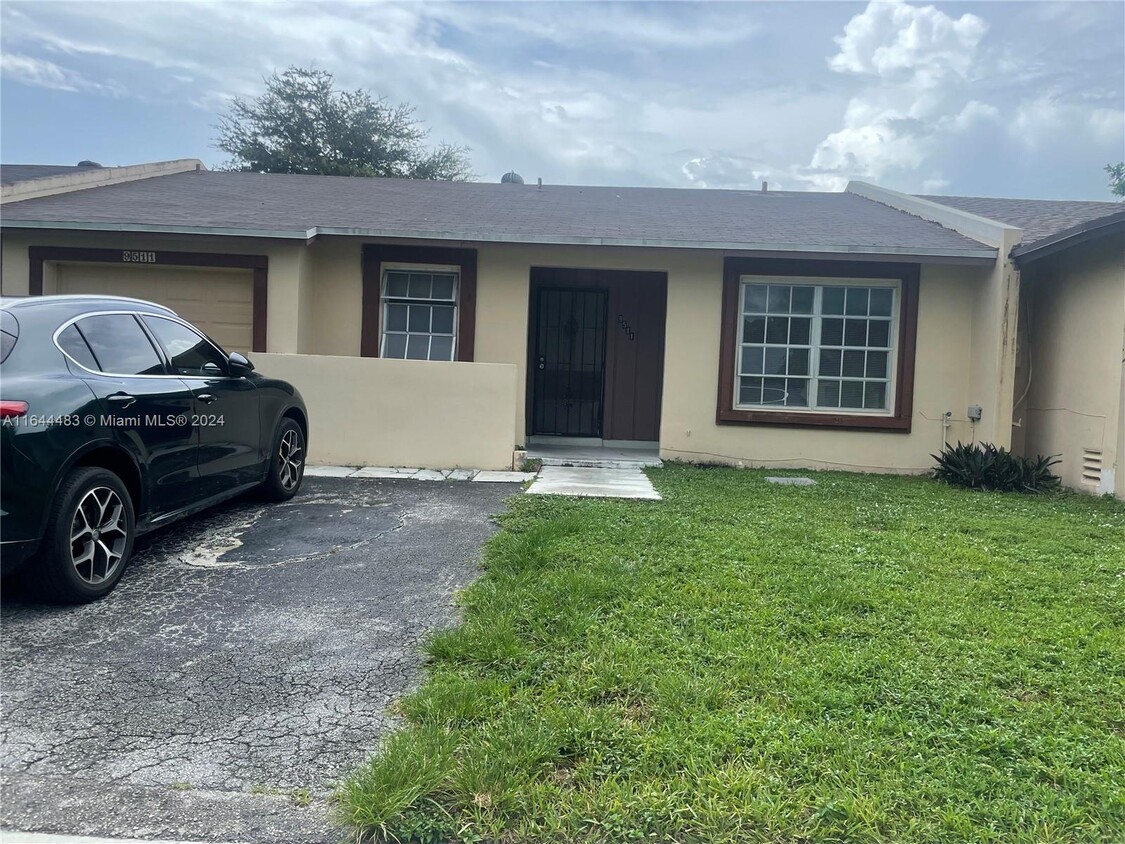 9511 Dunhill Dr, Miramar, FL 33025 | Redfin