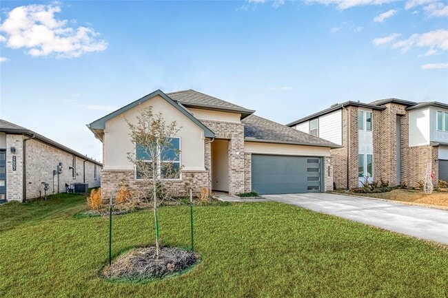 Building Photo - 22811 Castello Lakes Dr