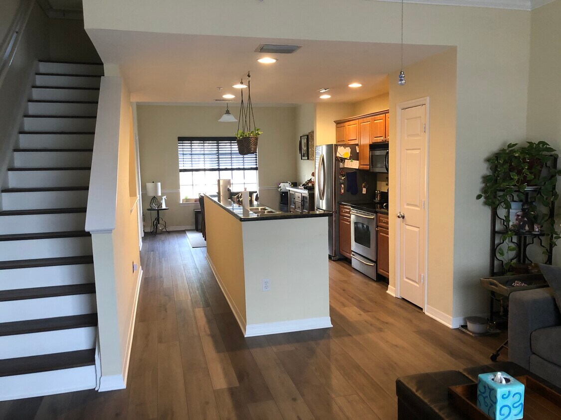 5248 W Kennedy Blvd Unit 5248, Tampa, FL 33609 Condo for Rent in