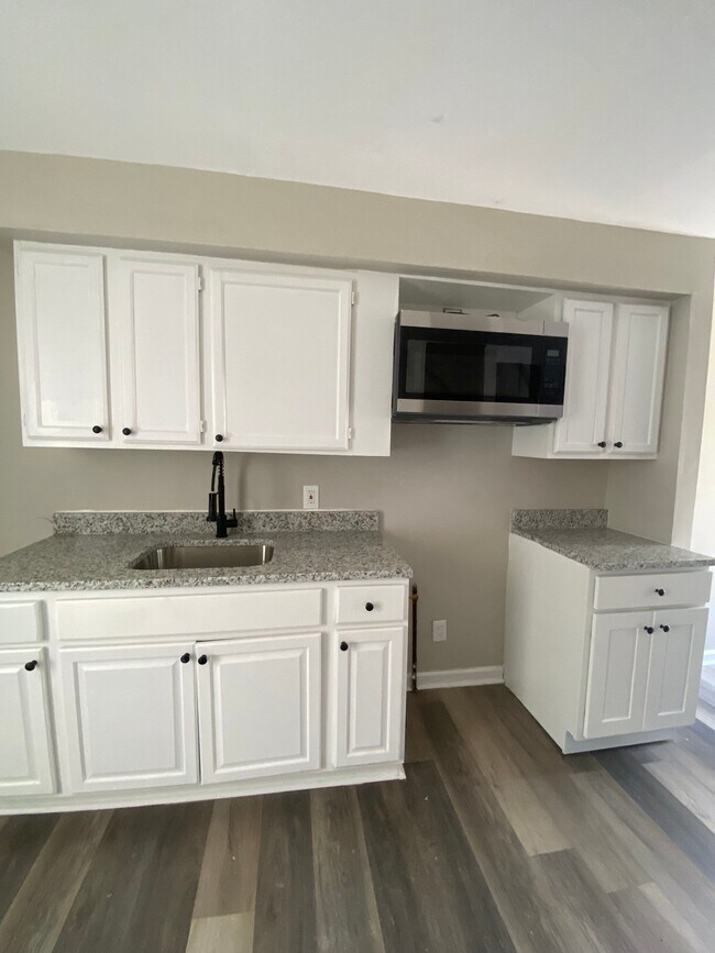 Foto del edificio - 1725 Lemmon St