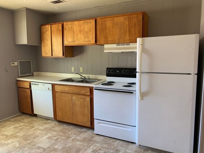 Interior Photo - Cedar Pointe Apartments - Thomasville AL