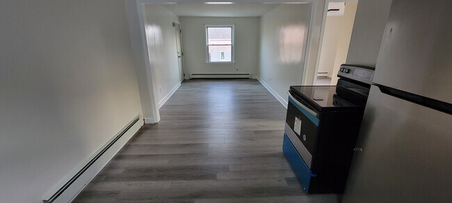 Building Photo - 104 Sweet Ave