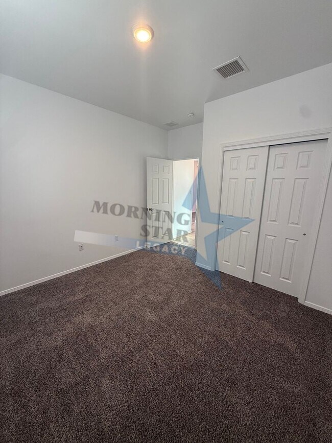 Foto del edificio - Newer Construction - Move in Ready!