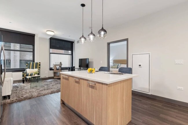 Building Photo - Millennium on LaSalle