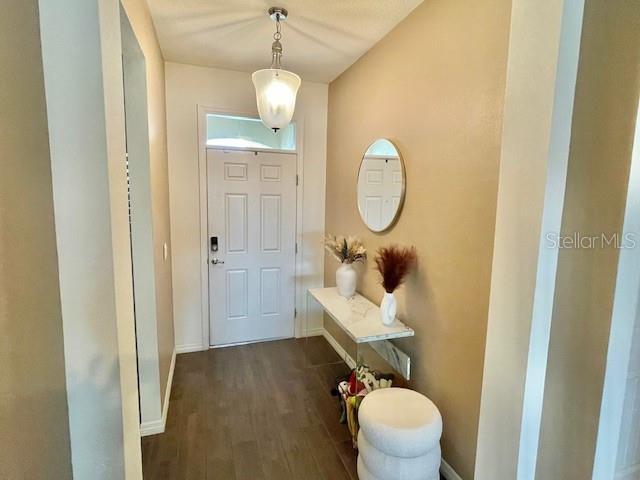 Foto del edificio - 1520 Lyonsdale Ln