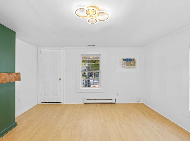 Foto del edificio - 532 E Iredell Ave