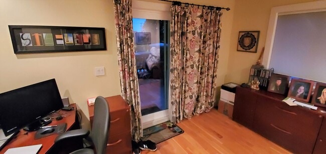 Building Photo - 3 Bedroom Plus Office - 3 Bath,  Village Home