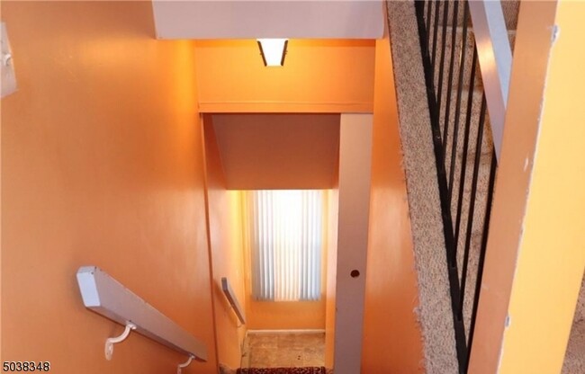 Building Photo - 206 Woodbridge Commons Way