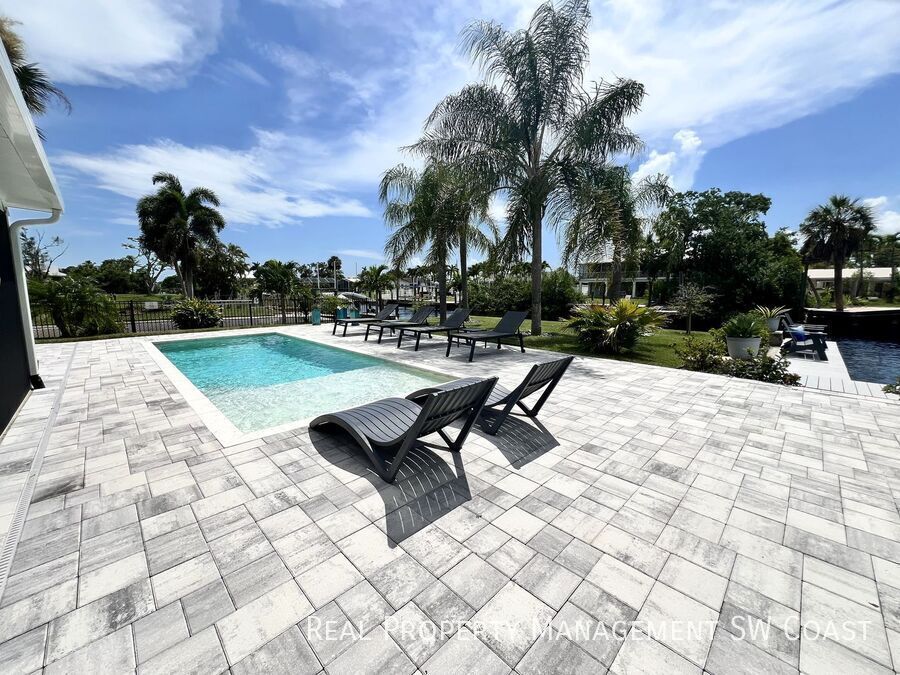Foto principal - 18100 Pioneer Rd