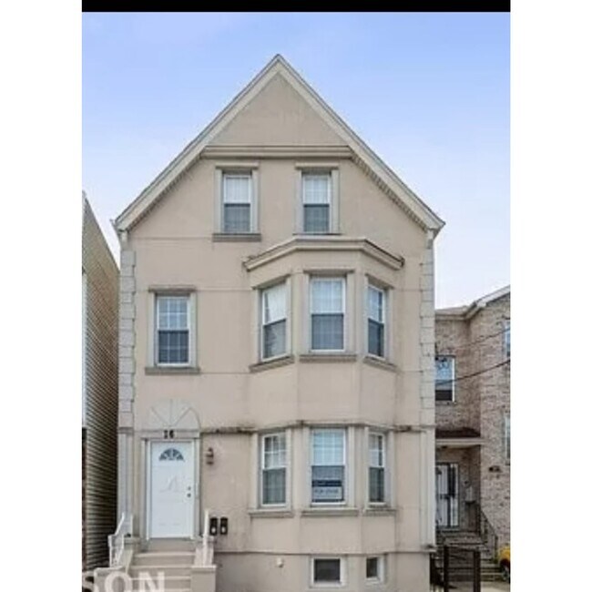Building Photo - 16 Dassing Ave