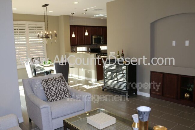 Foto del edificio - 52294 Rosewood Ln