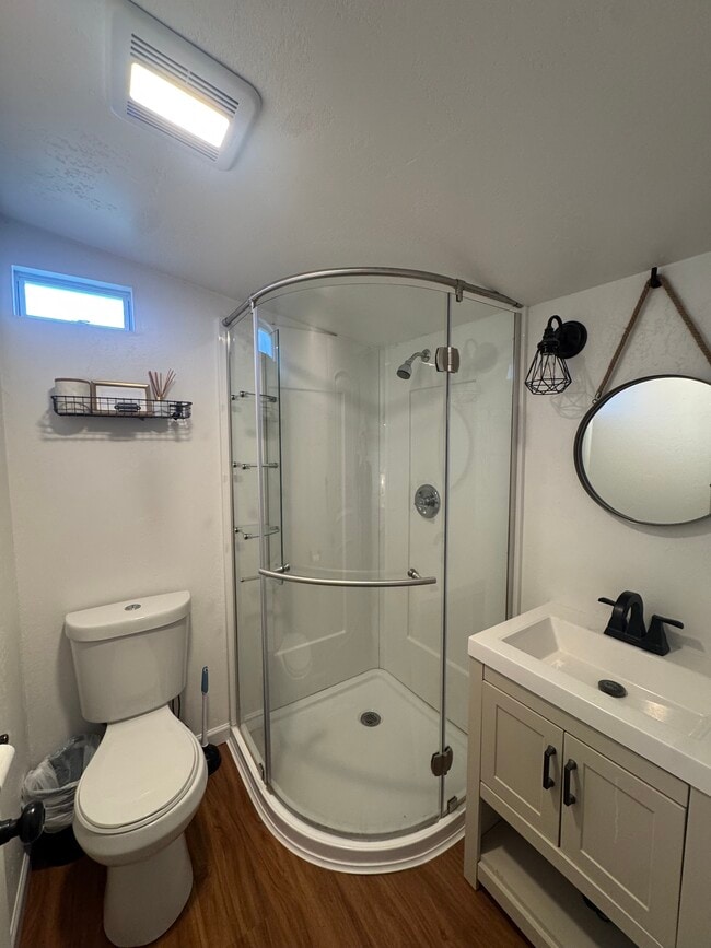 Building Photo - 104 16th St