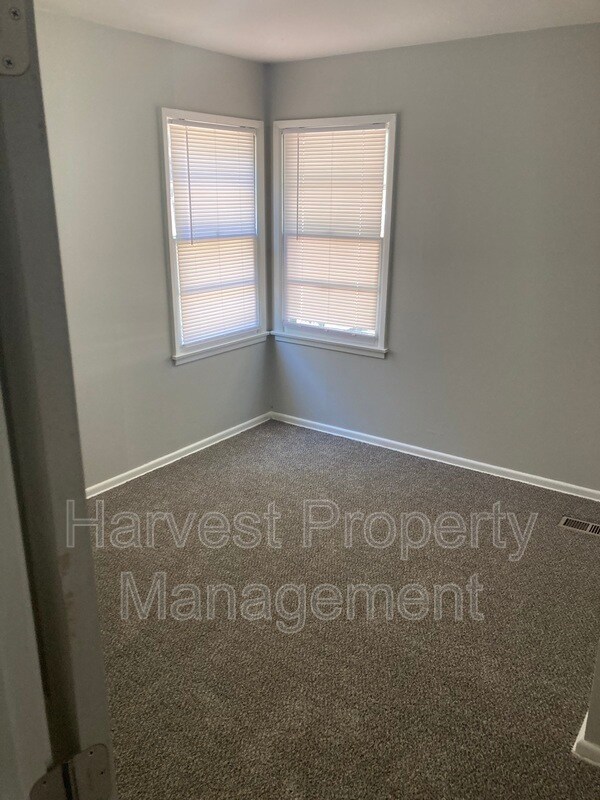 Building Photo - 1727 S Roosevelt St