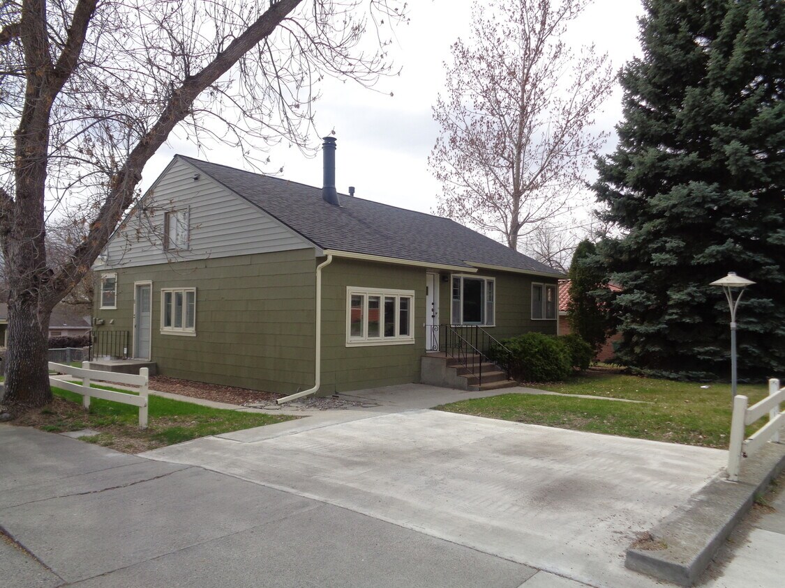 Foto principal - 2622 Rimrock Rd