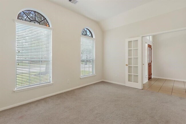 Building Photo - 15119 Live Oak Bend Way