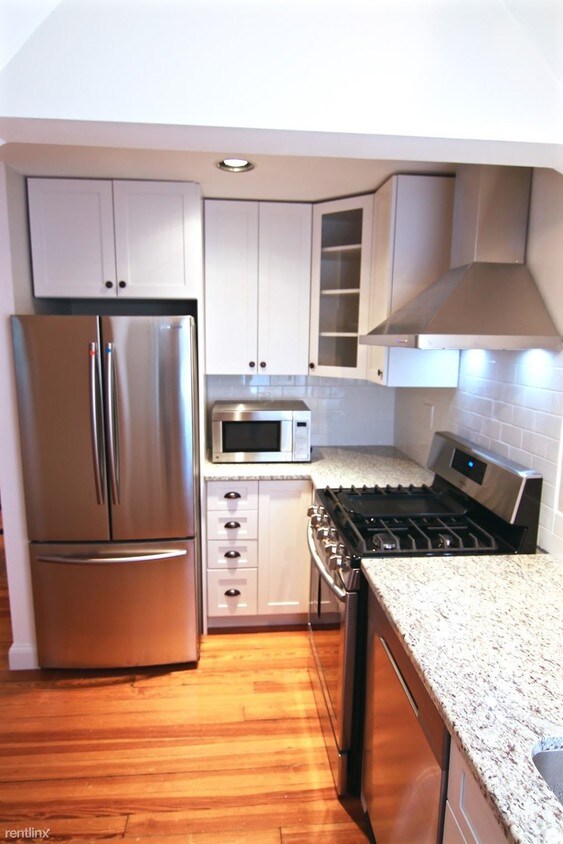 Foto principal - 36 Cummings Rd