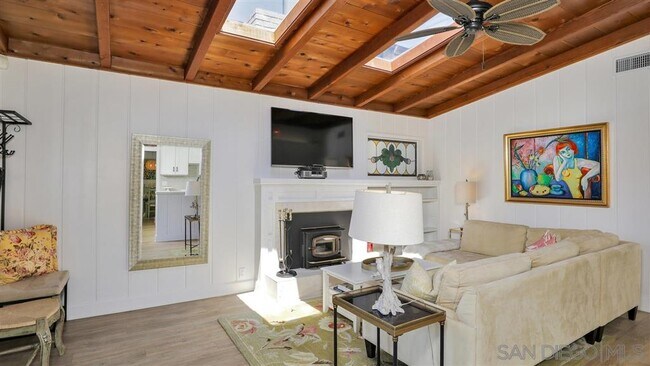 Foto del edificio - 1095 Klish Way